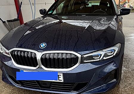 BMW 320e xDrive Touring Facelift AHK, Leder