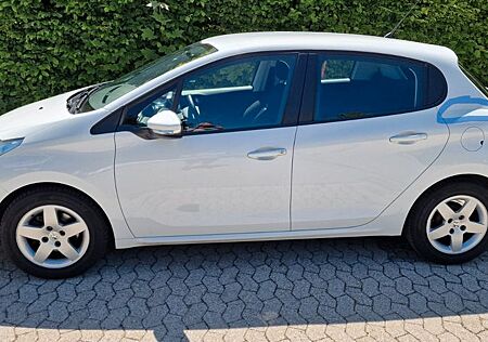 Peugeot 208 1.2 Active 82 VTi Active