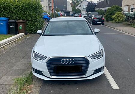 Audi A3 30 g-tron S tronic Sportback -