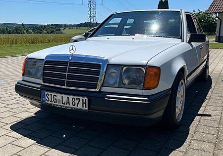 Mercedes-Benz 260 260E W124 - Limousine