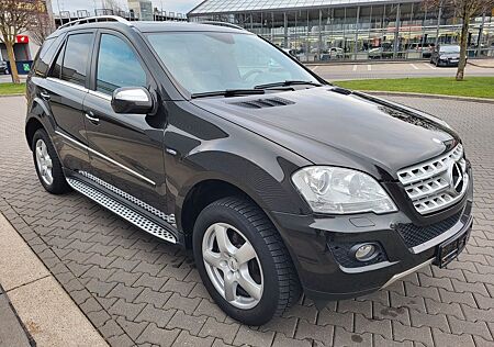 Mercedes-Benz ML 300 .CDI.4MATIC.7G-TRONIC.BI-Xenon.LEDER.AHK.