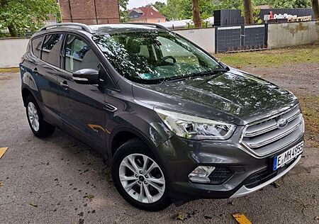 Ford Kuga 1,5 EcoBoost 4x4 129kW Titanium Autom. ...