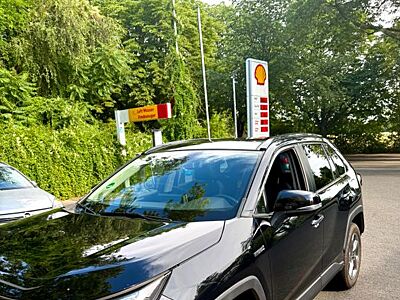 Toyota RAV4 Hybrid 2.5 | Panorama-Dach | Automat