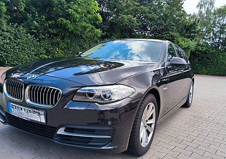 BMW 518d Touring - M-Lederlenkrad, Leder, Bi-Xenon