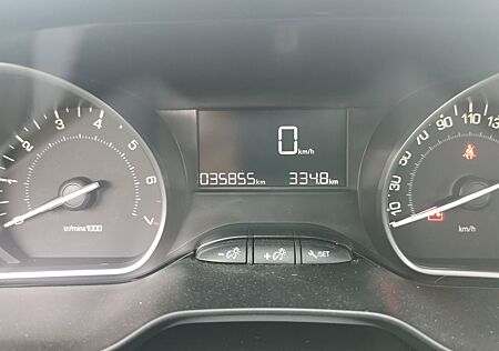 Peugeot 208 PureTech 82 Signature Signature