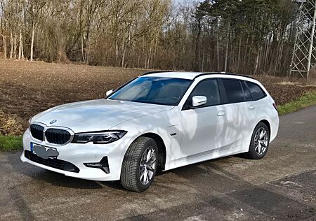BMW 320e Touring G21 HUD Laserlicht Garantie