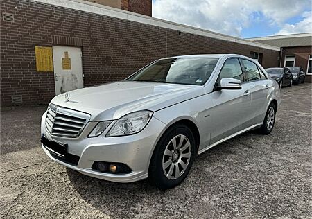 Mercedes-Benz E 220 CDI BlueEFFICIENCY -NAGELNEU HINTERE ACHS