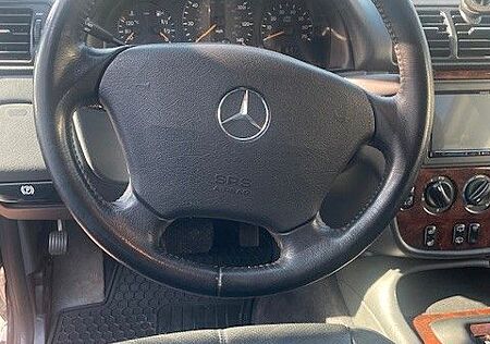 Mercedes-Benz ML 320 -