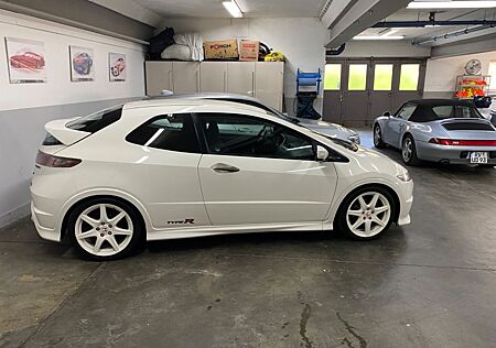 Honda Civic 2.0 Type R Championship White Edition ...