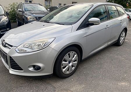 Ford Focus Turnier Trend SITZH TÜV10.2026