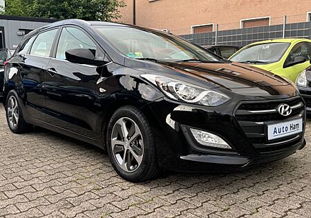 Hyundai i30 cw blue Trend*Automatik*1.Hand*TÜV Neu*