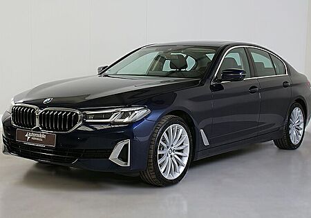 BMW 520d A xDr Luxury Line LED DAB HuD H&K LiveCockp
