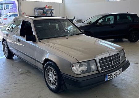 Mercedes-Benz 260