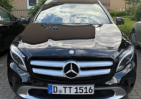 Mercedes-Benz GLA 180 Urban