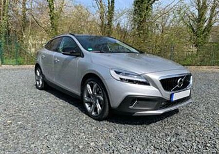Volvo V90 Cross Country V40 Cross Country T3 Geartronic Plus Plus