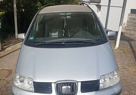 Seat Alhambra Sport Edition 2.0TDI DPF Navi/Farbd...