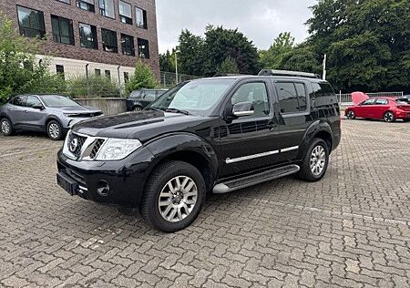 Nissan Pathfinder 3.0 dCi LE