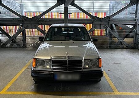 Mercedes-Benz E 230 230 E