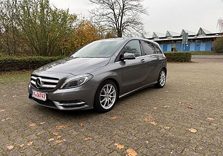 Mercedes-Benz B 180 Sehr gepflegt