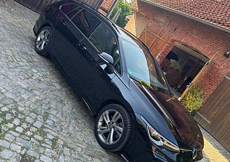 VW Golf Volkswagen 2.0 TSI OPF 140kW DSG R-Line Variant R-Line