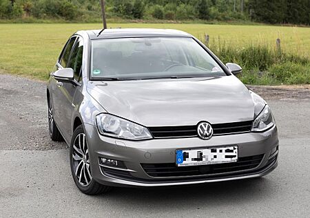 VW Golf Volkswagen 7 1.6 TDI BMT CUP-STANDHZG-SCHIEBED-SHZ-NAV
