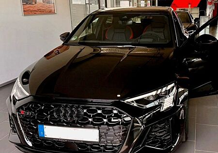 Audi RS3 2.5 TFSI S tronic quattro Sportback - 280kmh