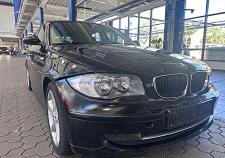 BMW 116i GLASDACH/ SHZ/ NAVIGATION/ PDC/ TÜV NEU