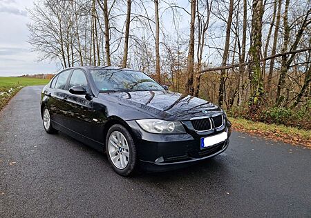 BMW 318d - e90