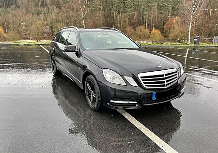 Mercedes-Benz E 300 CDI T BlueEFFICIENCY AVANTGARDE AVANTGARDE