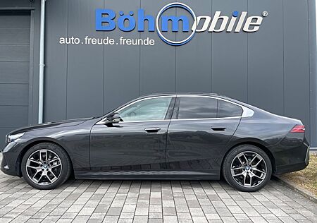 BMW i5 eDrive40/AC Professional/HUD/Travel/IonicGlow