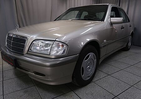 Mercedes-Benz C 180 1. HAND - KLIMA - SITZHEIZUNG-AUT,29990 km