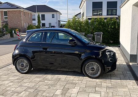Fiat 500E Action PDC Allwetter