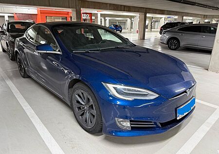 Tesla Model S 100D -