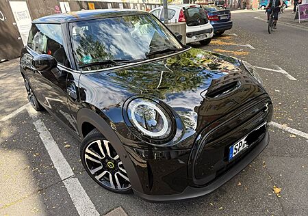 Mini Cooper SE Classic Trim HUD NAVI LED PDC KAMERA