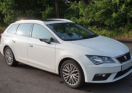 Seat Leon 1.5 ST Style 131PS AHK NAVI PDC Pano Garant
