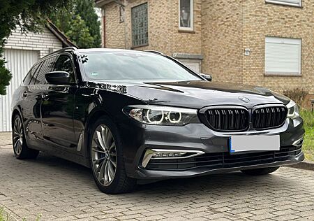 BMW 530d xDrive Touring A Luxury*U-frei/Scheckheft*