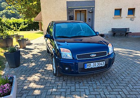 Ford Fusion 1,6 16V + Autom. +