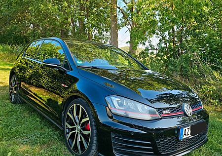 VW Golf Volkswagen 1. Hand 7 GTI 2.0 TSI BMT DCC + Winterreife