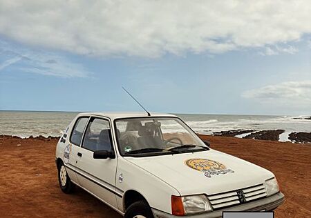 Peugeot 205 Junior (Baujahr 1988) / Rallyeerfahrung inkl