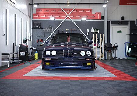 BMW 325 i