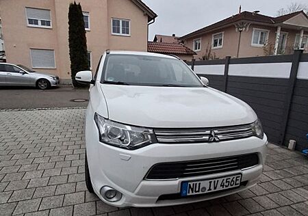 Mitsubishi Plug in Hybrid Outlander Plug-in Hybrid Outlander 2.0 MIVEC PLUG-IN H...