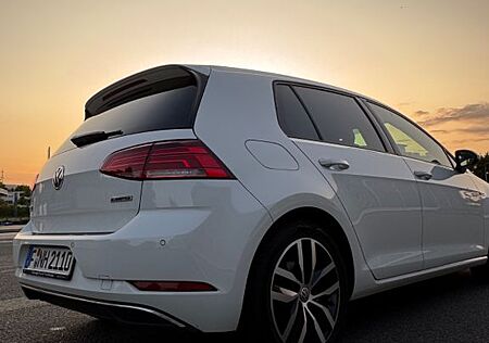 VW Golf Volkswagen 1.5 TSI ACT OPF BlueMotion Comfortline ...