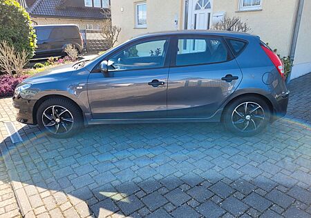 Hyundai i30 blue 1.6 CRDi Comfort