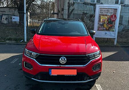 VW T-Roc Volkswagen mit AHK (abnehmbar) DSG LED Navi