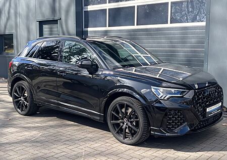 Audi RS Q3 RSQ3 2.5 TFSI quattro 1.Hand