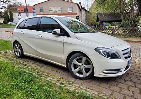 Mercedes-Benz B 180 BlueEFFICIENCY -