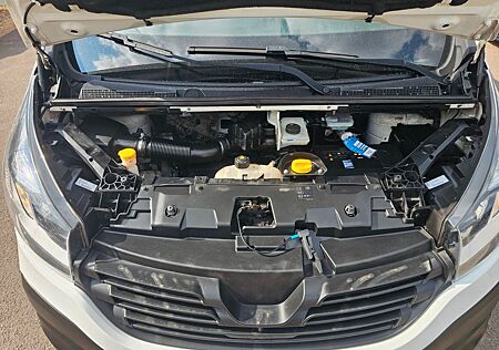Renault Trafic Kasten L1H1 2,7t Euro 6+AHK+TÜV 01-2027