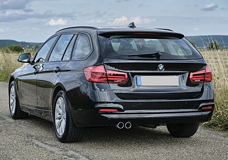 BMW 320d Touring Adapt. LED + Volleder + Navi Prof.