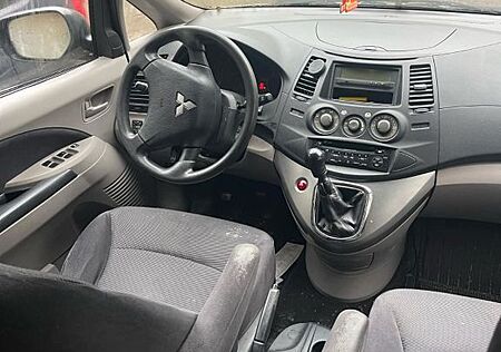 Mitsubishi Grandis 2.0 DI-D Intense 6-Sitzer Intense