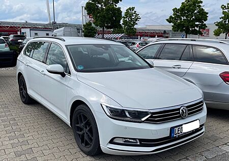VW Passat Variant Volkswagen 2.0 TDI SCR DSG Comfortline V...